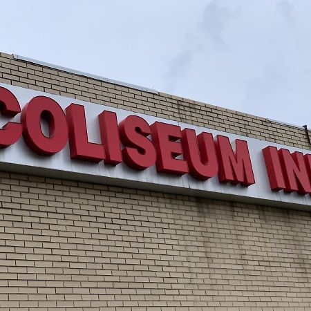 Coliseum Inn & Suites - Garden City Long Island East Meadow 외부 사진