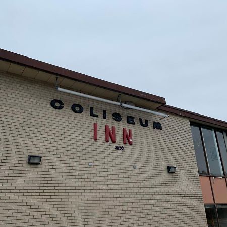 Coliseum Inn & Suites - Garden City Long Island East Meadow 외부 사진