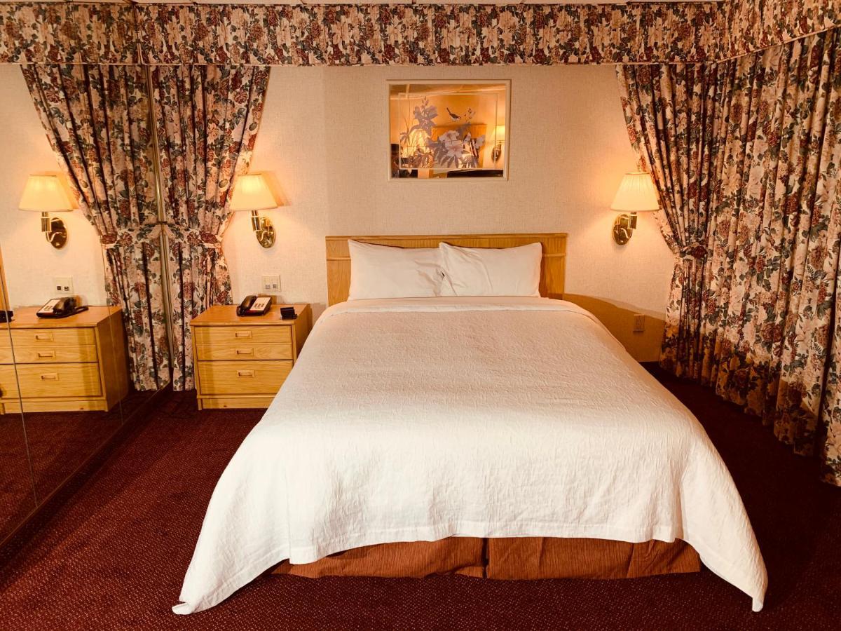Coliseum Inn & Suites - Garden City Long Island East Meadow 외부 사진